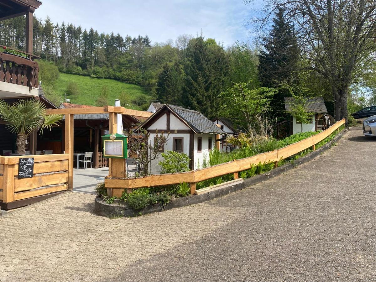 Hotel-Restaurant Theis-Muehle Biersdorf Eksteriør bilde